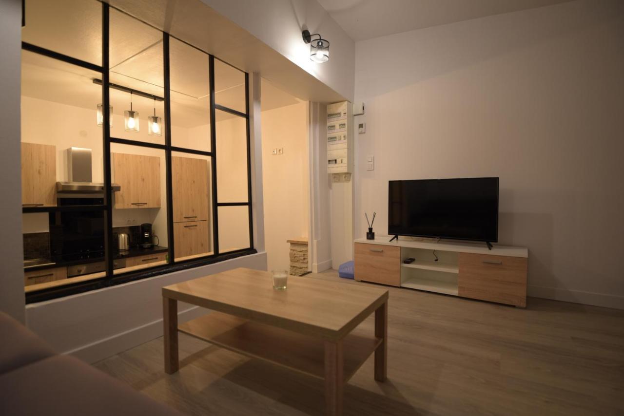 Cosy Appartement Hyper Centre Ville Avec Cour + Patio Auxerre Ngoại thất bức ảnh