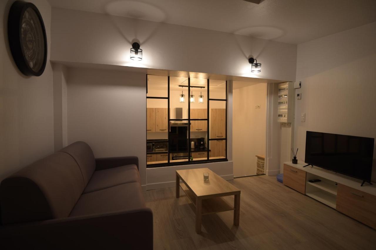 Cosy Appartement Hyper Centre Ville Avec Cour + Patio Auxerre Ngoại thất bức ảnh