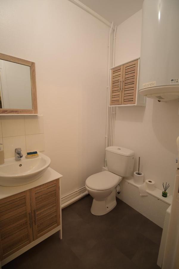 Cosy Appartement Hyper Centre Ville Avec Cour + Patio Auxerre Ngoại thất bức ảnh