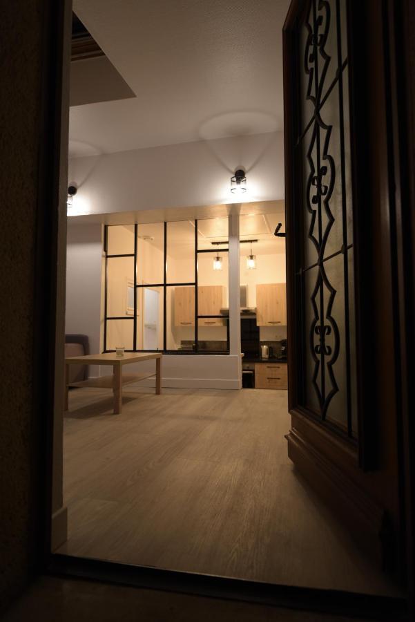 Cosy Appartement Hyper Centre Ville Avec Cour + Patio Auxerre Ngoại thất bức ảnh