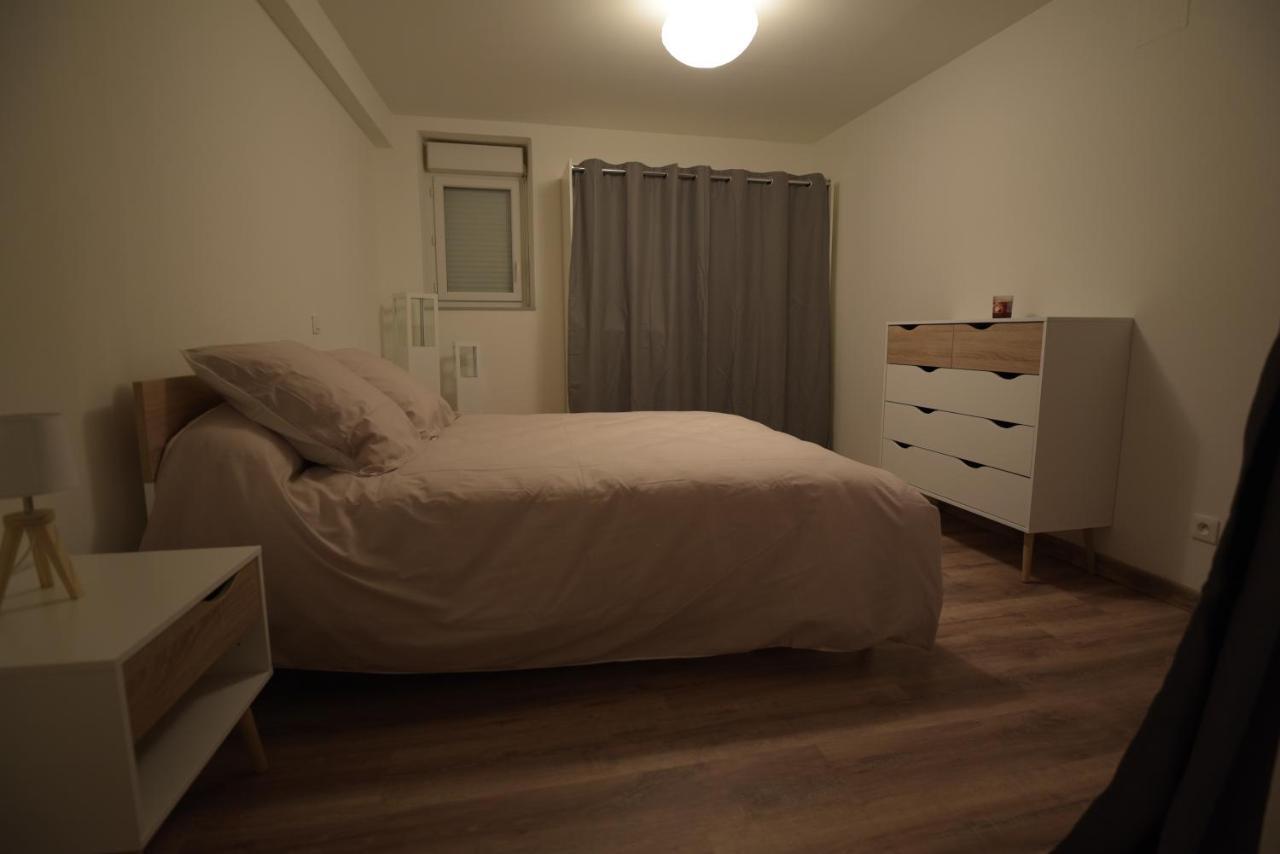Cosy Appartement Hyper Centre Ville Avec Cour + Patio Auxerre Ngoại thất bức ảnh