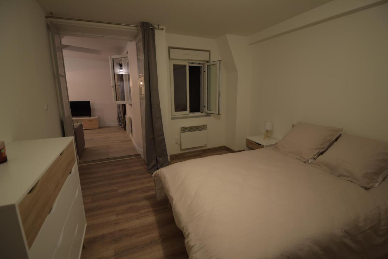 Cosy Appartement Hyper Centre Ville Avec Cour + Patio Auxerre Ngoại thất bức ảnh