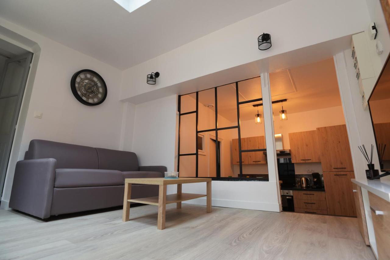 Cosy Appartement Hyper Centre Ville Avec Cour + Patio Auxerre Ngoại thất bức ảnh