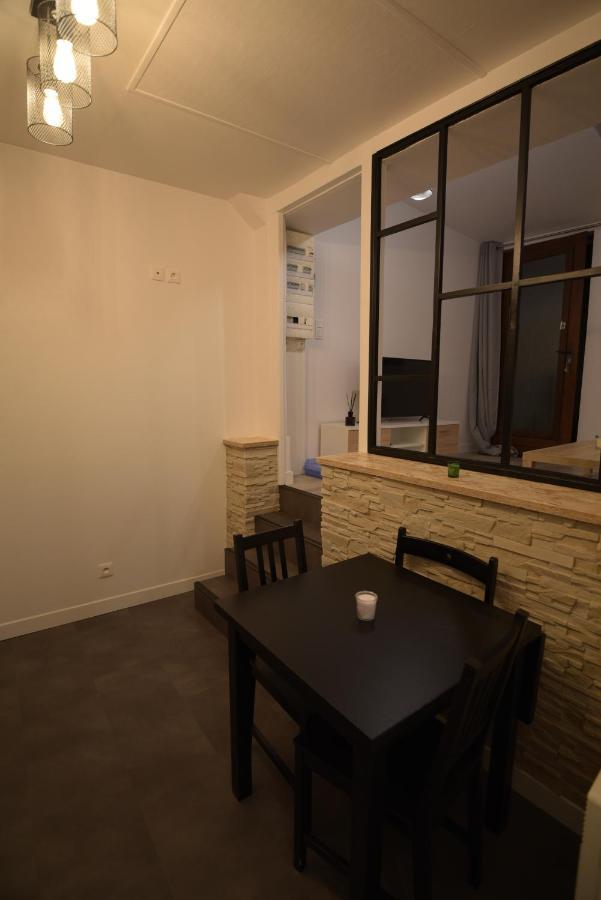 Cosy Appartement Hyper Centre Ville Avec Cour + Patio Auxerre Ngoại thất bức ảnh